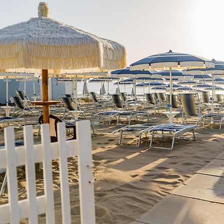 Hotel Joli Alba Adriatica Eksteriør bilde