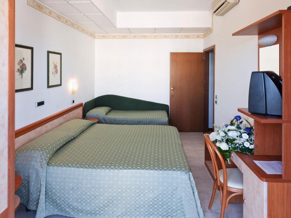 Hotel Joli Alba Adriatica Eksteriør bilde