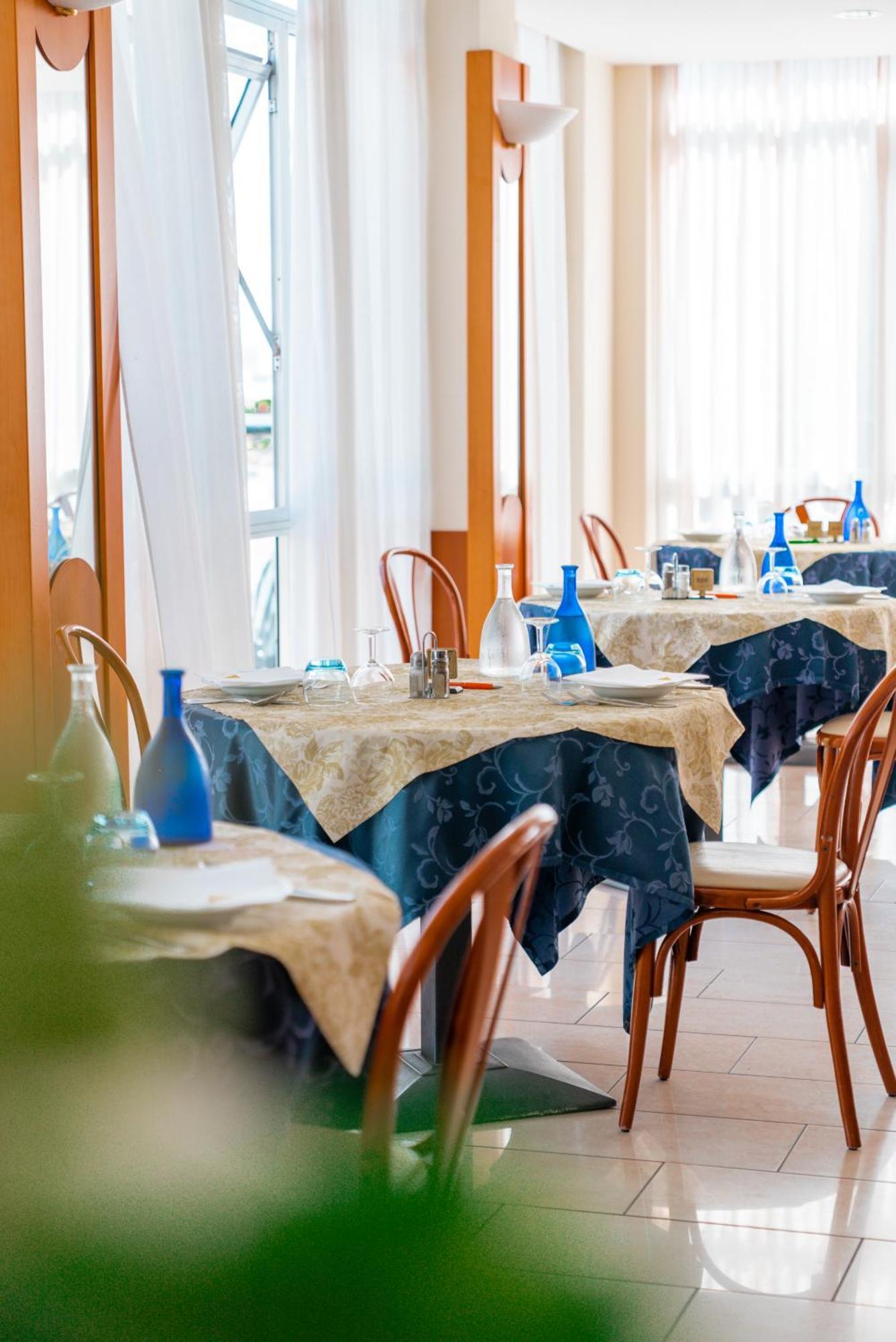 Hotel Joli Alba Adriatica Eksteriør bilde