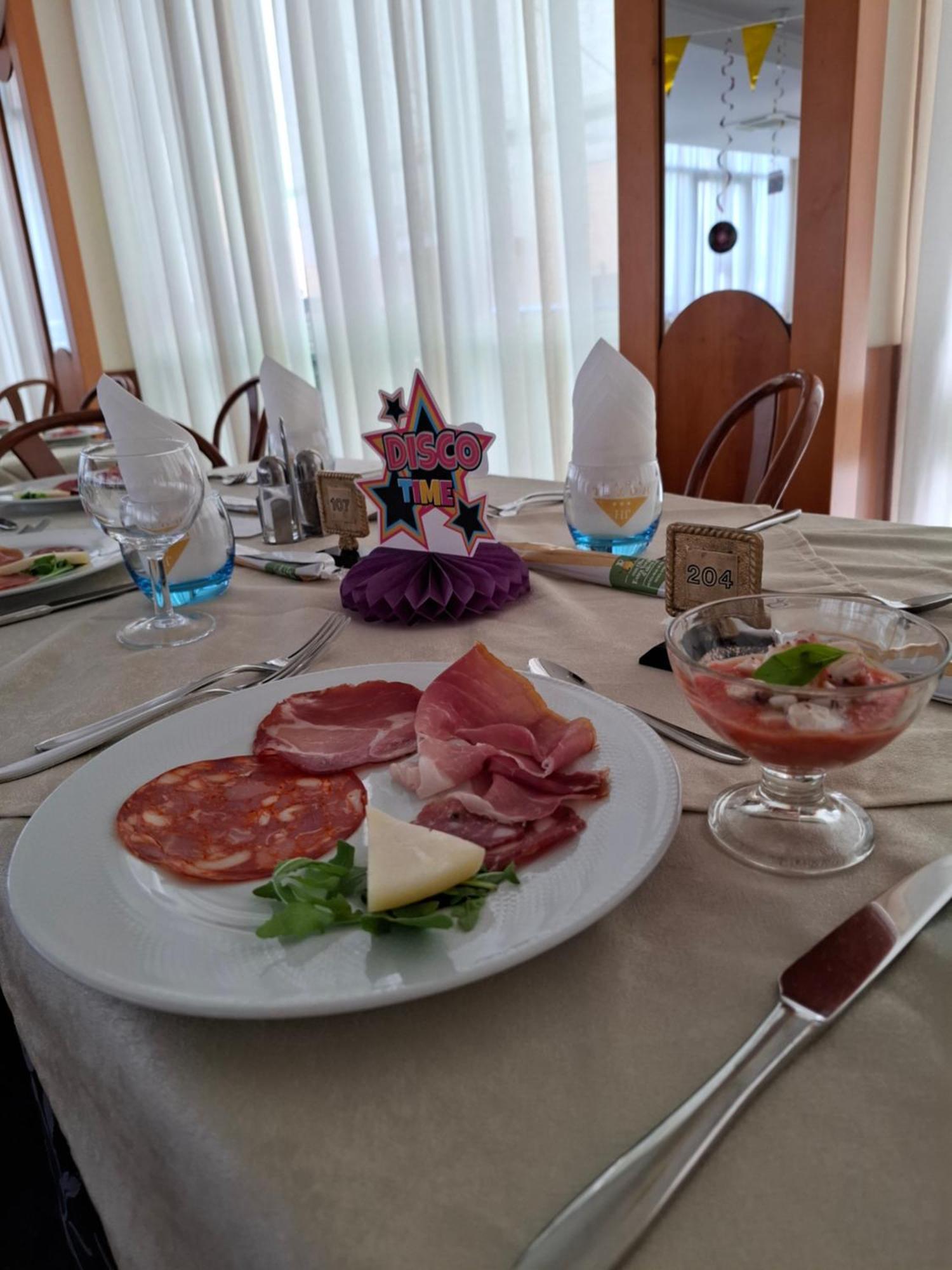 Hotel Joli Alba Adriatica Eksteriør bilde